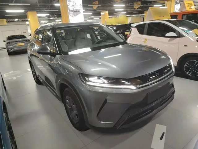 BYD Yuan UP — Фото автомобиля 3