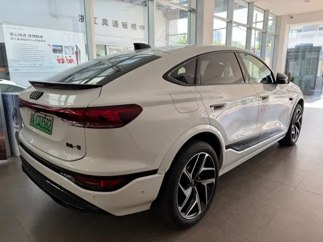 Audi Q6L Sportback e-tron — Фото автомобиля 5