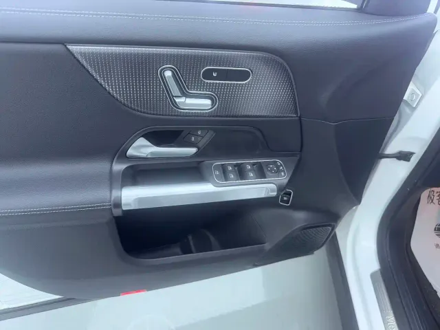Mercedes-Benz EQB — Фото автомобиля 5