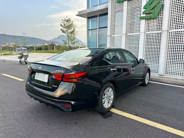 Nissan Teana — Фото автомобиля 28