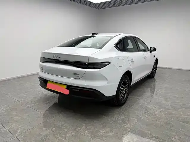 BYD Seal 05 DM-i — Фото автомобиля 6