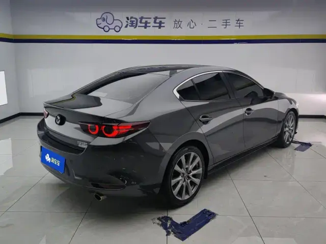Mazda Axela — Фото автомобиля 3
