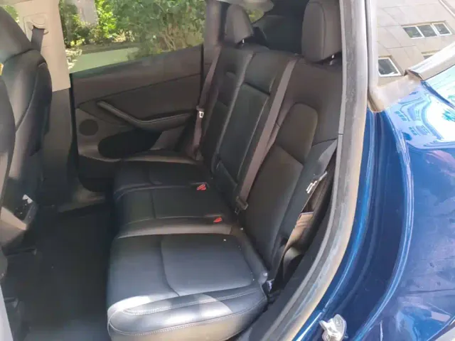 Tesla Model Y — Фото автомобиля 16
