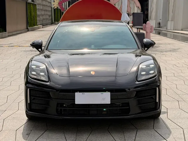 Porsche Panamera — Фото автомобиля 2