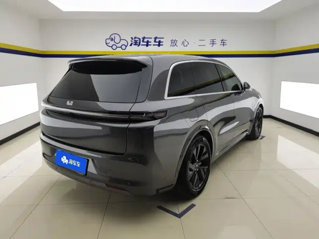 Li Auto L8 — Фото автомобиля 3