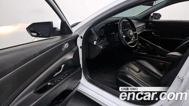 Hyundai AVANTE Avante (CN7) — Фото автомобиля 11