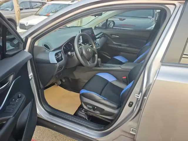 Toyota Toyota IZOA 2022 Hybrid 2.0L Yixing Edition — Фото автомобиля 5