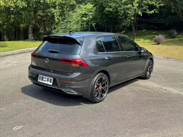 Volkswagen Golf — Фото автомобиля 15