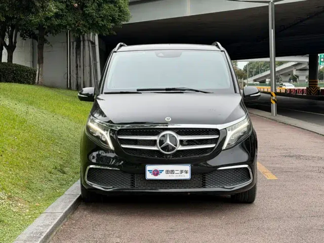 Mercedes-Benz V-Class — Фото автомобиля 2