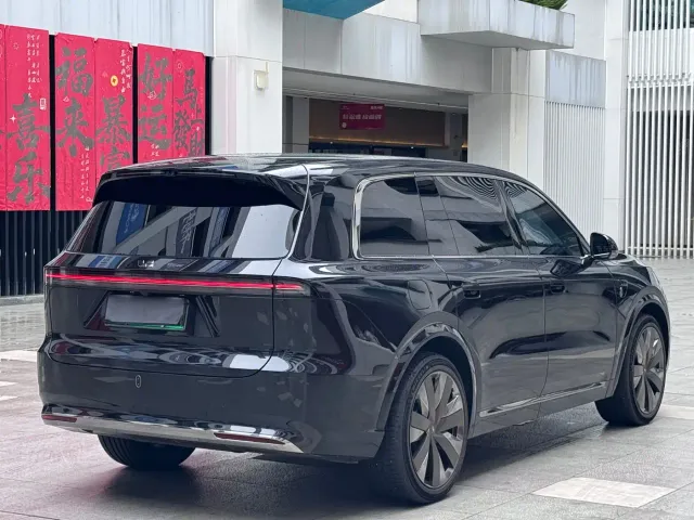 Li Auto L9 — Фото автомобиля 13