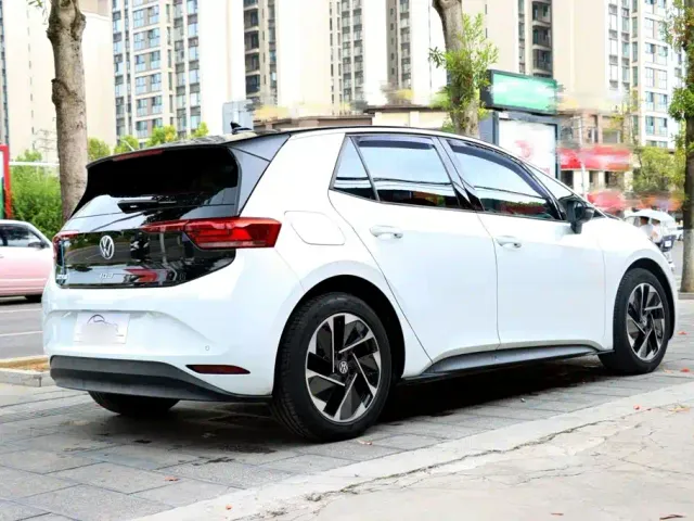 Volkswagen ID.3 — Фото автомобиля 4