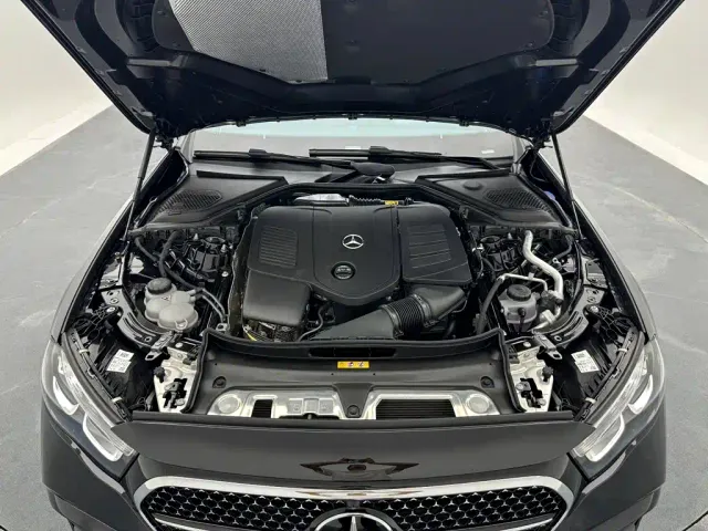 Mercedes-Benz E-Class — Фото автомобиля 25
