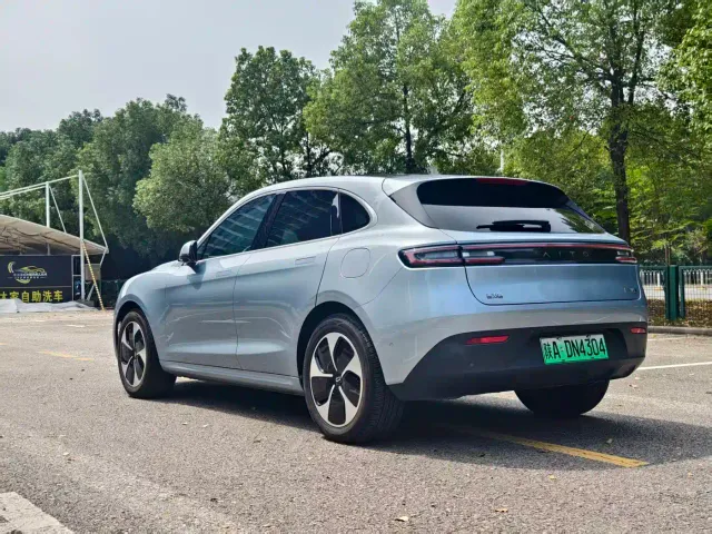 Aito M5 — Фото автомобиля 8