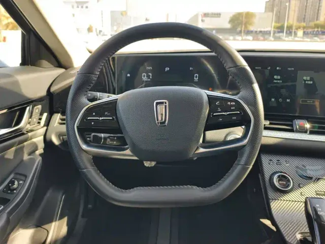Bestune B70 — Фото автомобиля 15