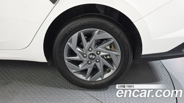 Hyundai AVANTE Новый Avante (CN7) — Фото автомобиля 21