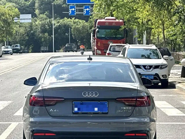 Audi A4L — Фото автомобиля 7