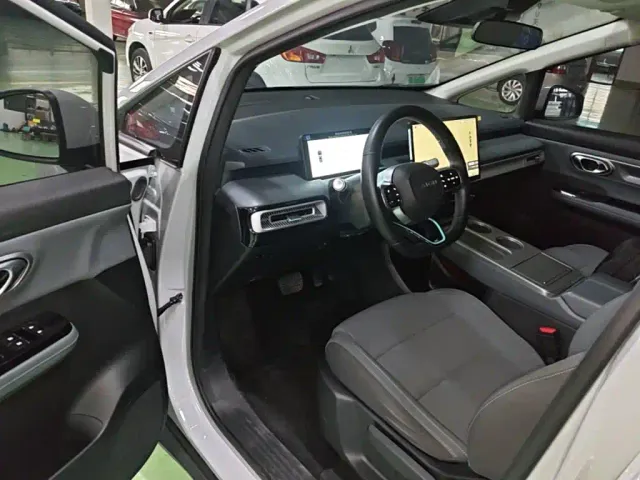 GAC Aion Y — Фото автомобиля 15