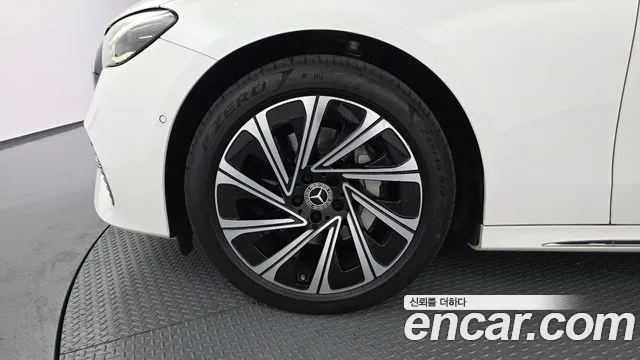 Mercedes-Benz E-Class E-класс W214 E300 4MATIC Exclusive — Фото автомобиля 4