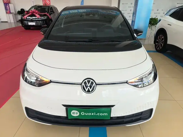 Volkswagen ID.3 — Фото автомобиля 2