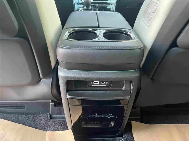 GAC Trumpchi E9 — Фото автомобиля 18