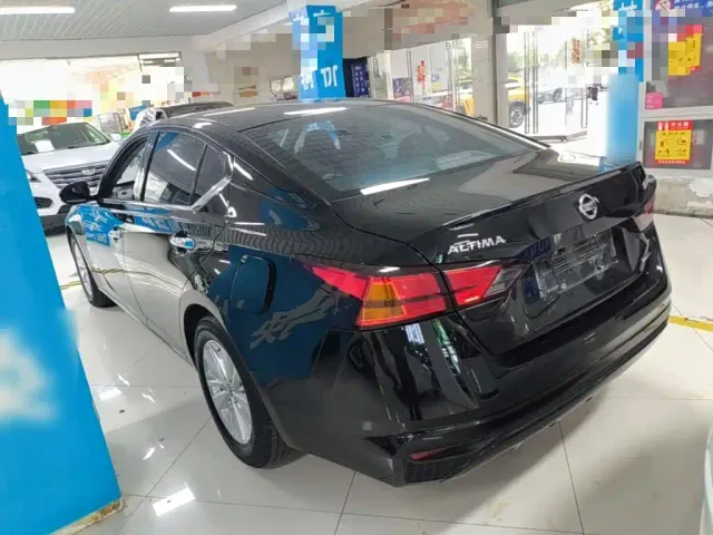 Nissan Teana — Фото автомобиля 4