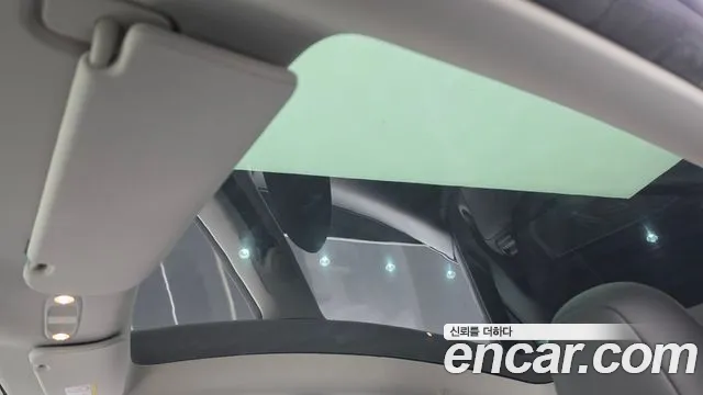 Tesla Model Y — Фото автомобиля 21