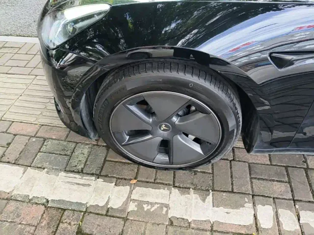 Tesla Model 3 — Фото автомобиля 22
