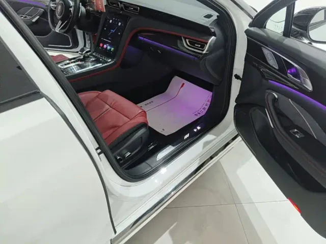 Hongqi H6 — Фото автомобиля 8