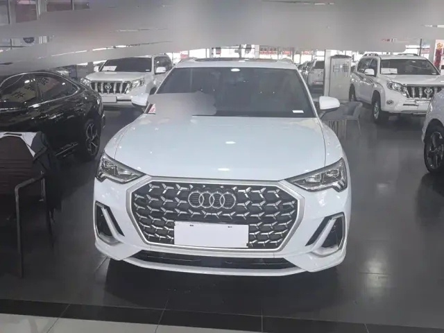 Audi Q3 — Фото автомобиля 2