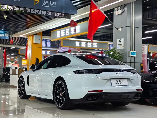 Porsche Panamera — Фото автомобиля 21