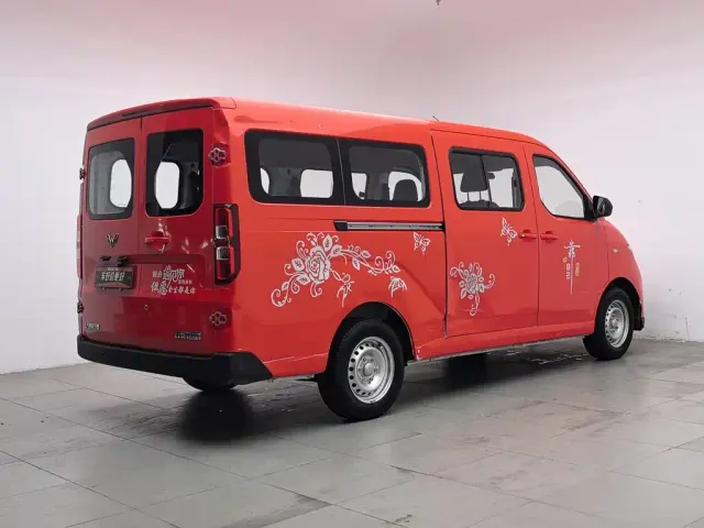 Wuling Yangguang — Фото автомобиля 2
