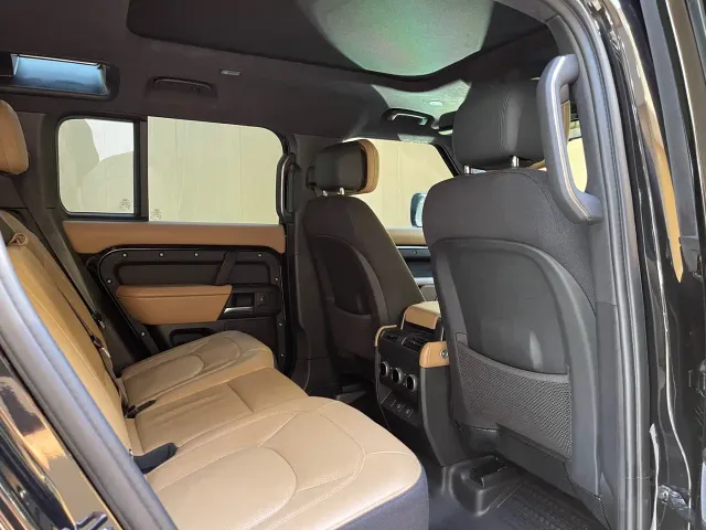 Land Rover Defender — Фото автомобиля 15