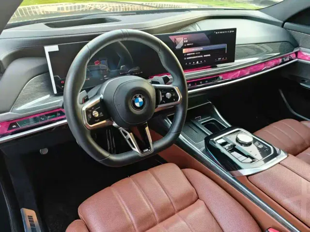 BMW 7 Series — Фото автомобиля 10