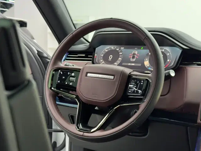 Land Rover Range Rover Sport — Фото автомобиля 13
