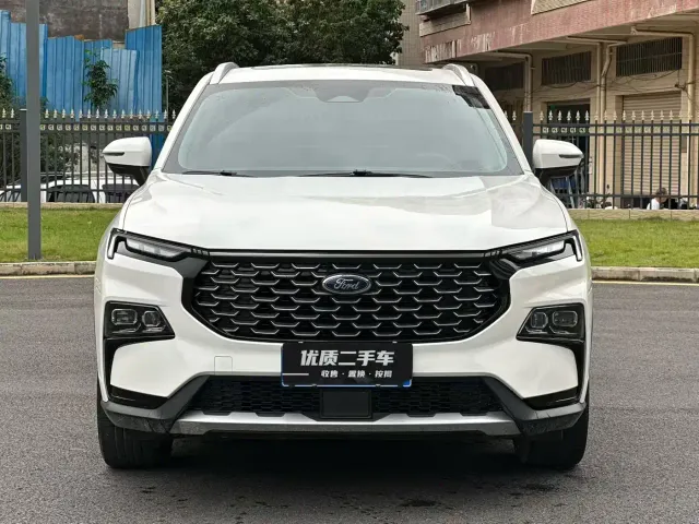 Ford Lingrui — Фото автомобиля 2