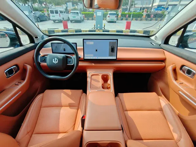 Leapmotor C10 — Фото автомобиля 13