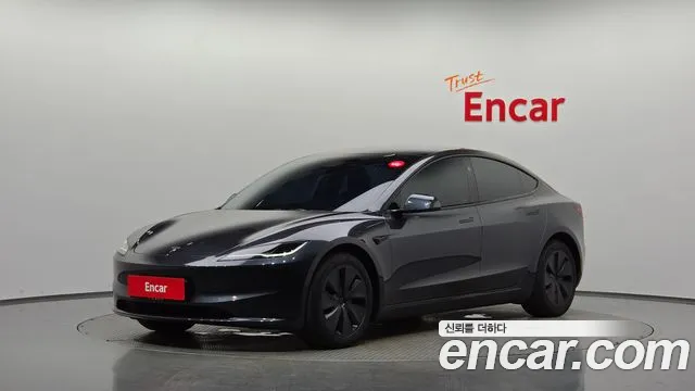 Фотография автомобиля — Tesla Model 3