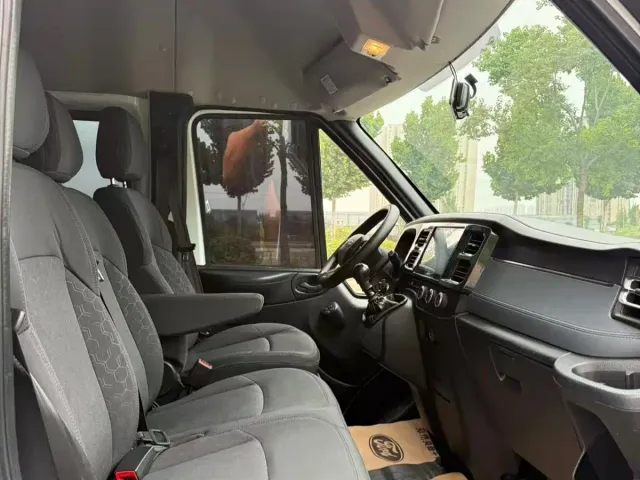 Jiangling JMC Fushun 2022 2.0T Manual Multi-purpose Passenger Vehicle Medium Wheelbase Medium-high Roof 6-7 seater — Фото автомобиля 9