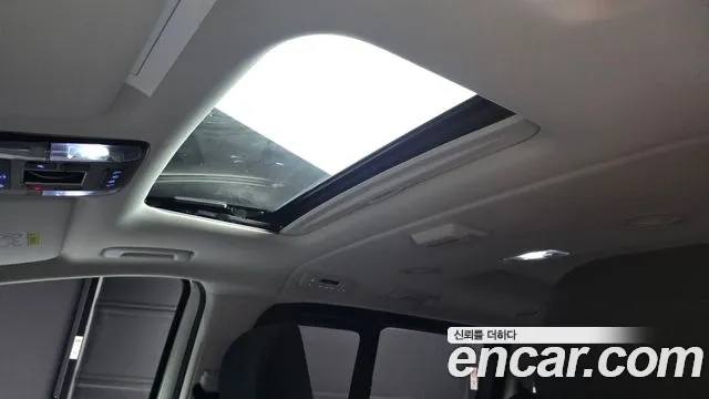 Hyundai Staria Staria 4WD Tourer 9 мест — Фото автомобиля 15