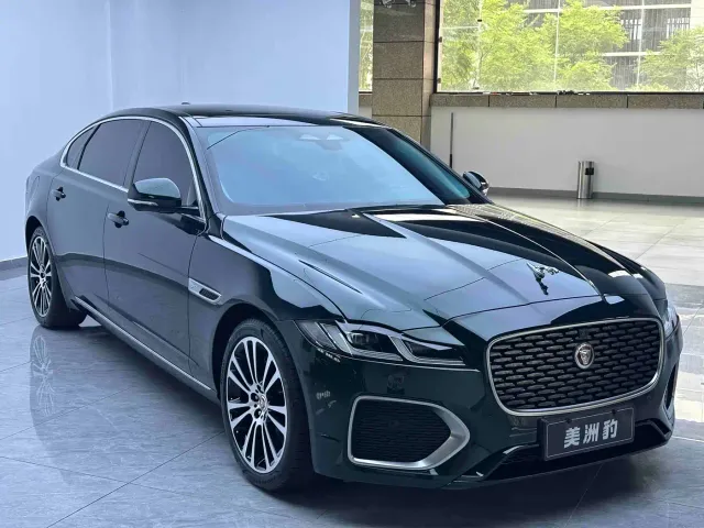Jaguar XFL — Фото автомобиля 4