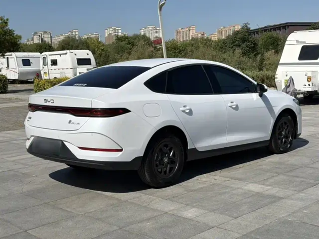 BYD Qin PLUS — Фото автомобиля 10
