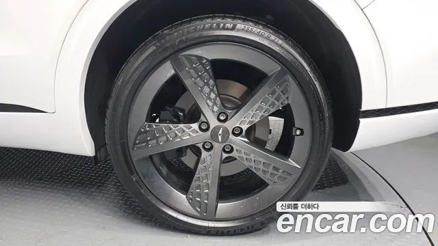 Genesis GV70 — Фото автомобиля 5
