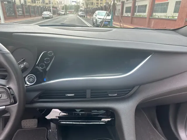Buick Enclave — Фото автомобиля 11