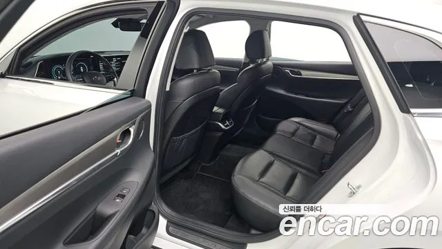 Hyundai Grandeur Новый Grandeur IG — Фото автомобиля 12