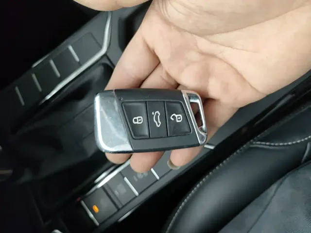 Volkswagen Passat — Фото автомобиля 8