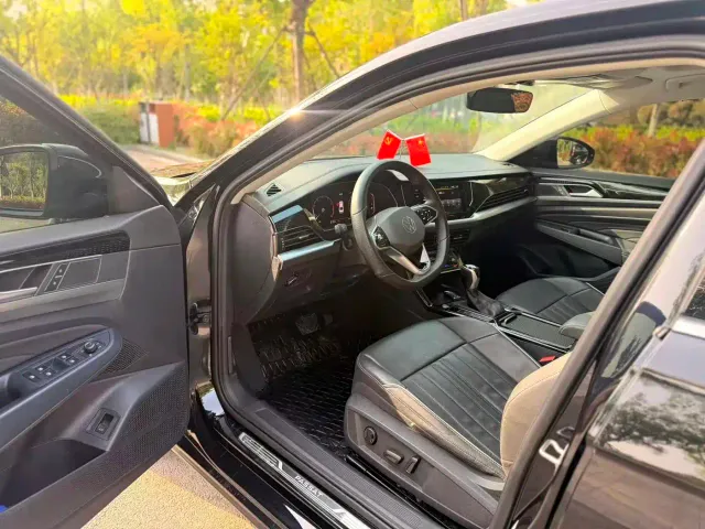Volkswagen Passat — Фото автомобиля 16