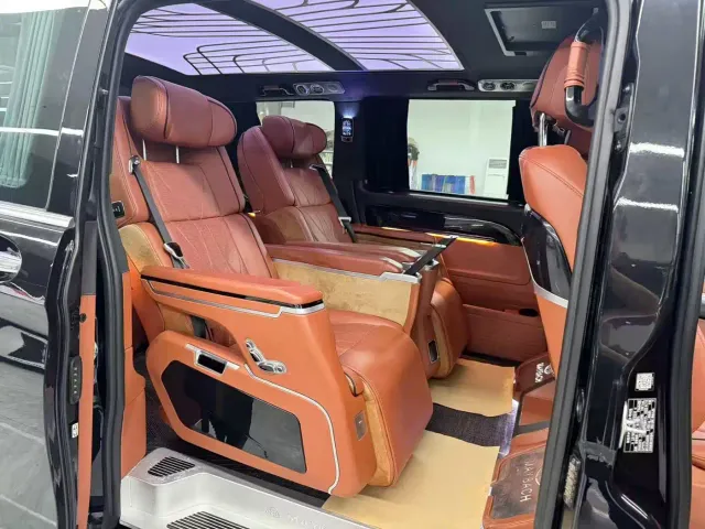Mercedes-Benz Vito 2021 2.0T Elite 7-Seater — Фото автомобиля 13