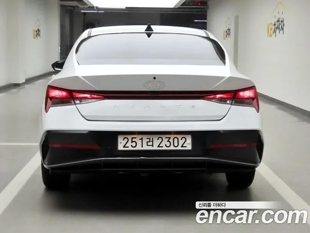 Hyundai Avante CN7 — Фото автомобиля 3