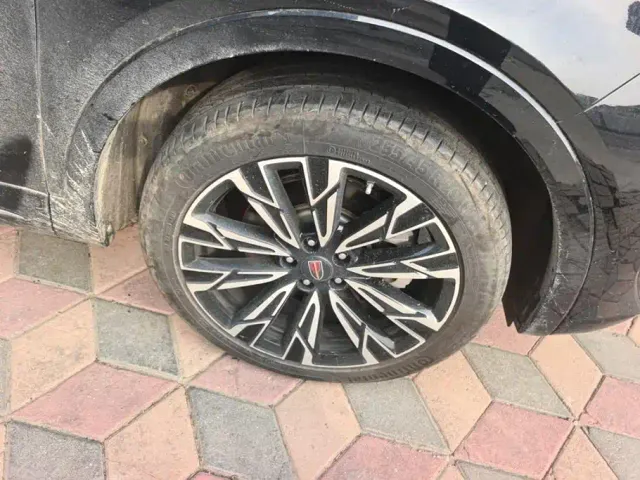 Hongqi HS5 — Фото автомобиля 6