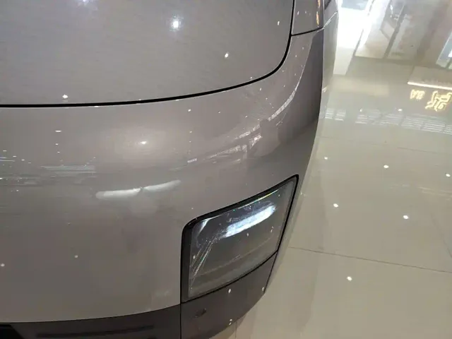 Li Auto MEGA — Фото автомобиля 23